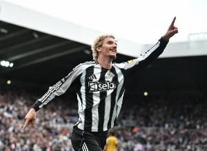 安东尼-戈登：沃尔特马德踢法像凯恩，喜欢回撤组织