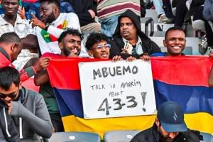 😅非洲球迷向姆伯莫传话：跟阿莫林谈谈4-3-3阵型