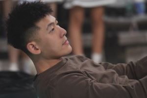 张陈治锋：感谢杨鸣指导给我机会和老大哥们同场竞技 发现不足